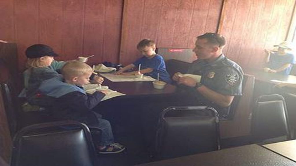 kids and police officer